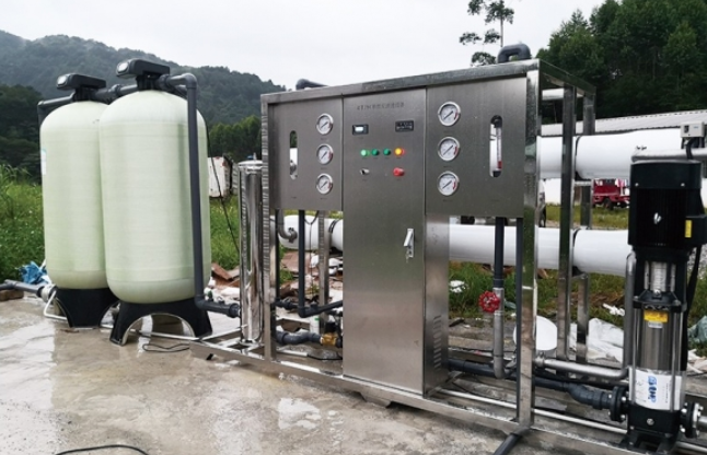 保定唐縣養殖場客戶的4噸水處理設備